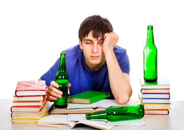 Estudante Cansado Com Uma Cerveja Fundo Branco — Fotografia de Stock