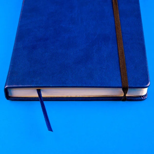 Ένα Βιβλίο Για Closeup Μπλε Φόντο Του Χαρτιού — Φωτογραφία Αρχείου