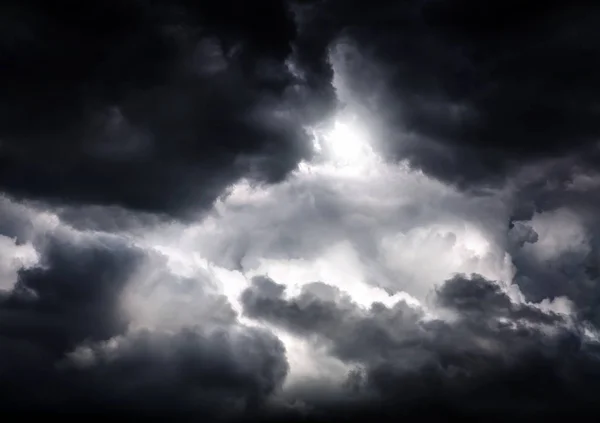 Dramatik Bulutlar Arkaplanı — Stok fotoğraf