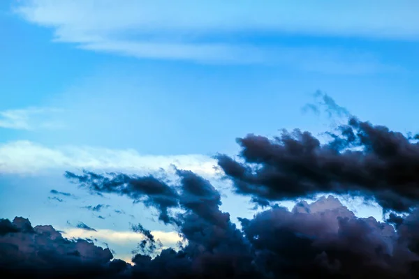 Awan dan langit biru — Stok Foto