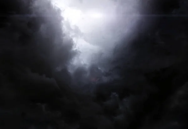 Dramatiska moln bakgrund — Stockfoto