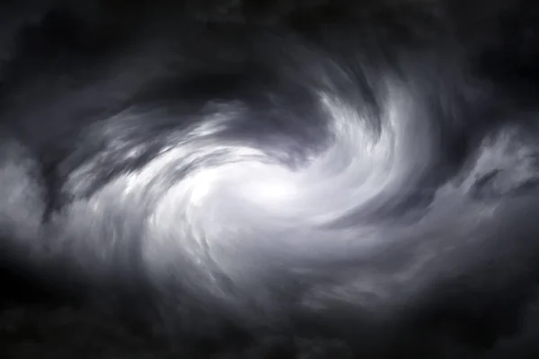 Verschwommener Wirbelwind in den Wolken — Stockfoto