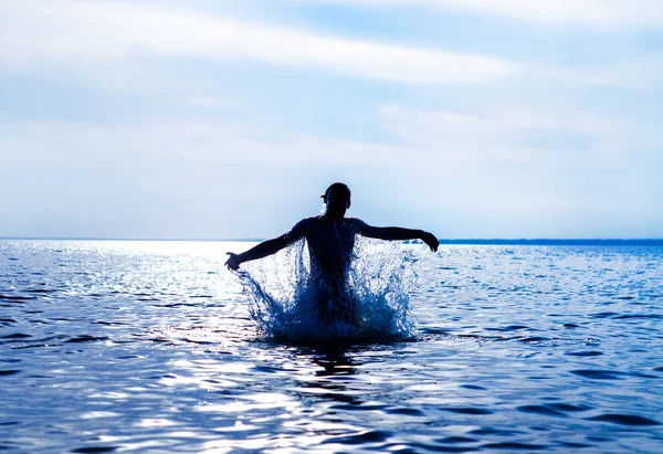 水の中の男 — ストック写真