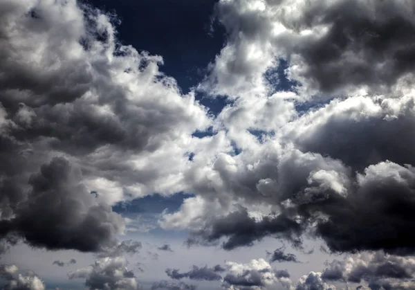 Awan Dramatis Latar Belakang — Stok Foto