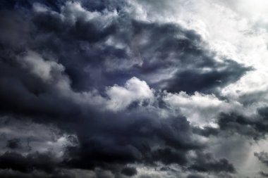 Dramatik Bulutlar Arkaplanı