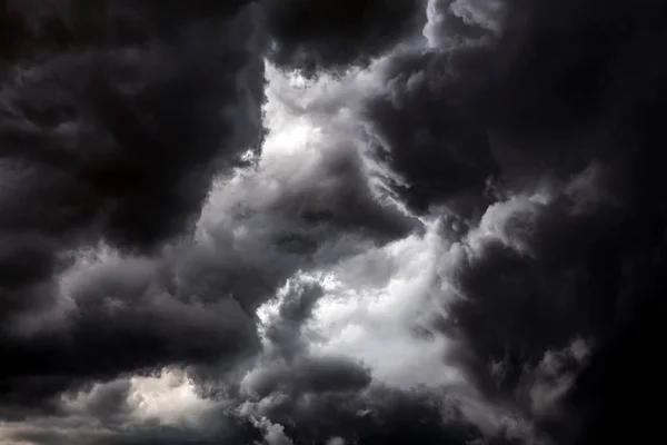 Achtergrond van de dramatische wolken — Stockfoto