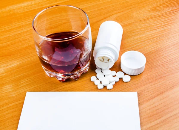 Pills and a Whiskey — Stock Photo, Image