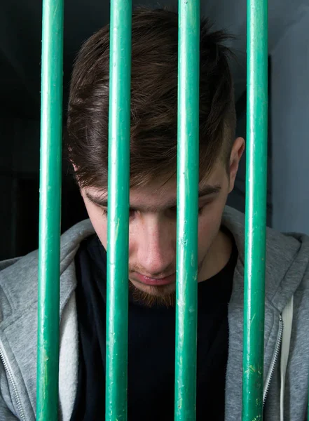 Joven encarcelado — Foto de Stock
