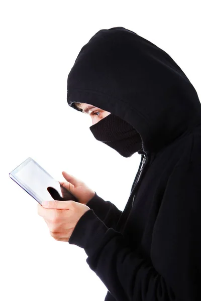 Hacker met een Tablet — Stockfoto