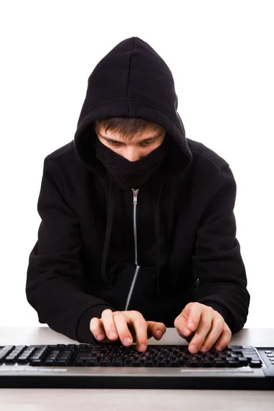 Hacker met een toetsenbord — Stockfoto