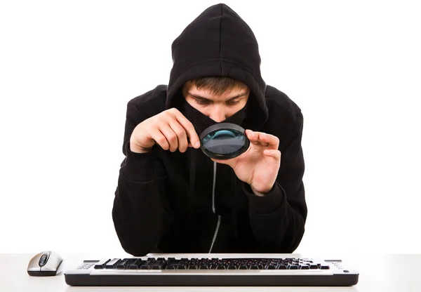 Hacker met een toetsenbord — Stockfoto