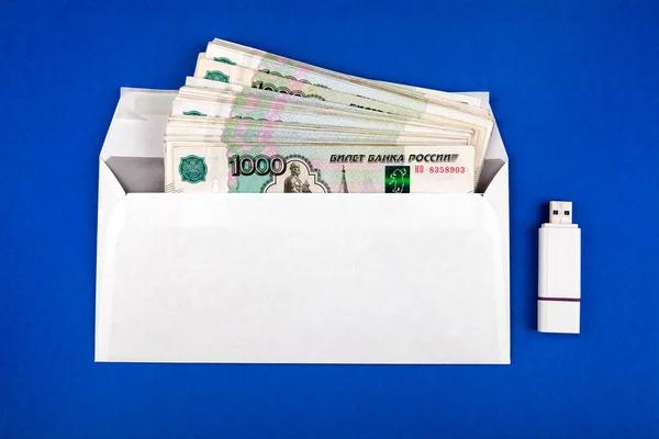 Umschlag mit Geld — Stockfoto