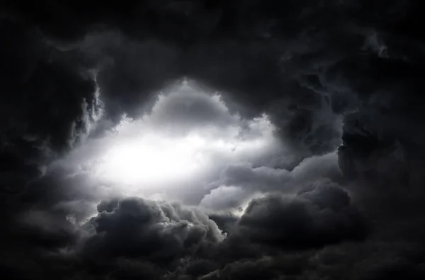 Stormwolken achtergrond — Stockfoto