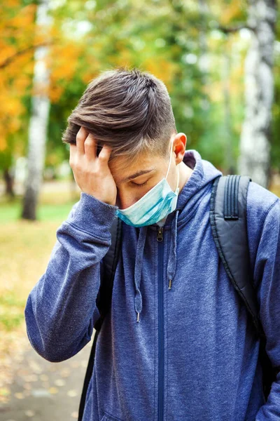 Sick Young Man Flu Mask Autumn Park — Stock Photo, Image