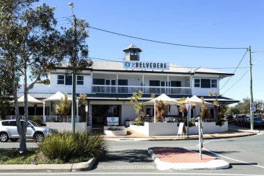 1901 yılında, 31 Mayıs 2018 yılında Woody Point, Avustralya üzerinde açılan The Belvedere Hotel Redcliffe Yarımadası ve bakan Bramble Bay güney ucunda yer alan hakkıdır