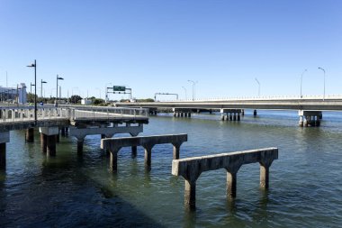 Dikmesi görünümünü Redcliffe Yarımadası, Queensland, Avustralya yıkıldı 1939 Hornibrook Köprüsü olarak ayakta kalan