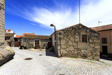 Casa da Roda (tekerlek evi), bir yuvarlak ve kereste tekerlek üzerinde bir pencere döndürme evle bebeğini, 1784 yılında inşa Caria, Castelo Branco, Portekiz önlemek için görünümü