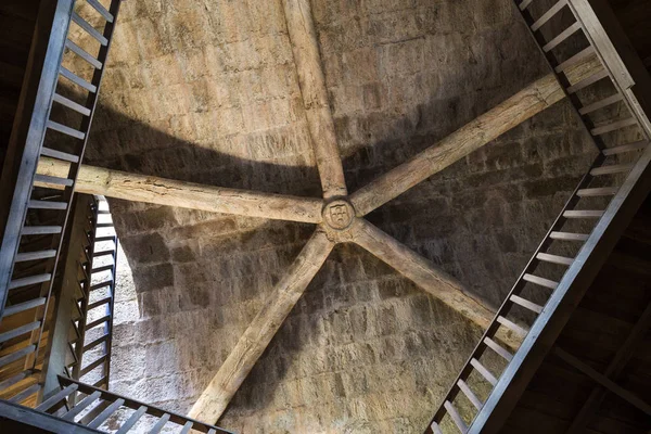 Pohled Žebra Klenby Stropu Uvnitř Věže Donjon Středověký Hrad Sabugal — Stock fotografie