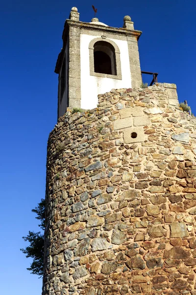 Vista Torre Relógio Com Uma Palheta Meteorológica Vila Histórica Castelo — Fotografia de Stock