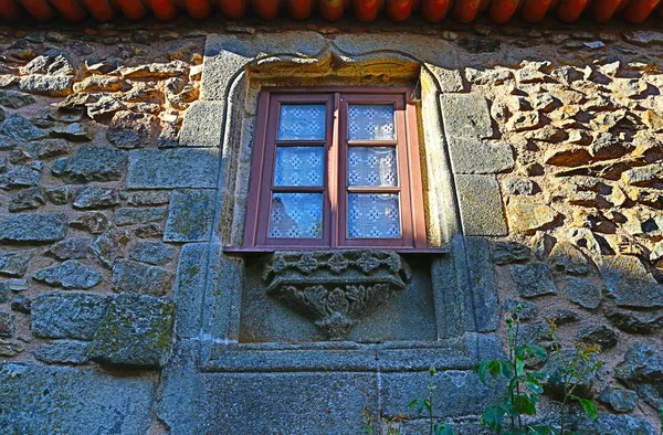 Hdr 村のカステロ ロドリゴ ポルトガル北部の 世紀のゴシック様式レイ像を表示するウィンドウの詳細 — ストック写真