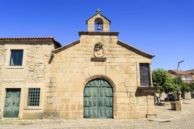 Tarihi köy, Almendra, Portekiz on altıncı yüzyılda inşa merhamet Şapel ve cephe görünümü