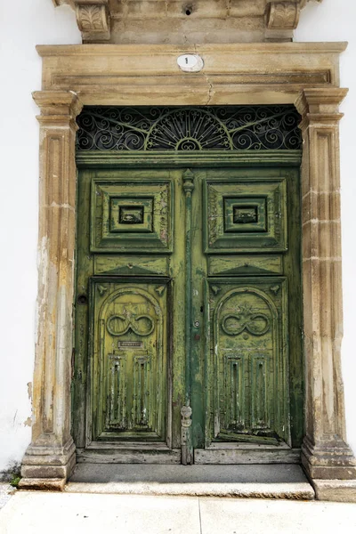 Pohled Silně Poškozených Dveří Hlavního Portálu Velkého Domu Pinhel Portugalsko — Stock fotografie