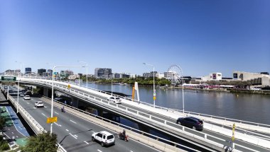 Brisbane Nehri şehir Brisbane City Riverside Expressway panoramik görünümü üzerinde 10 Eylül 2018 Brisbane, Avustralya