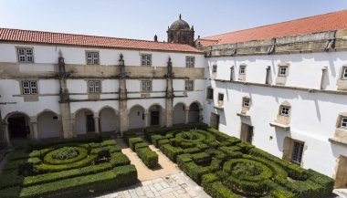 Ravens Cloister inşa edilmiş orta geç 16. yy'dan, o bir kütüphane yer alan bir geri çekilme okuma ve dua, manastır Mesih'in, Tomar, Portekiz için kullanıldı