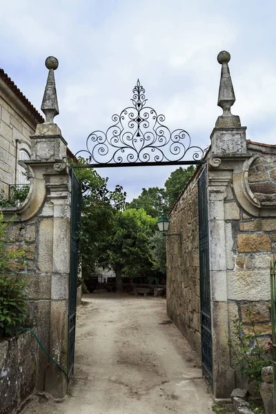 Yanal Kapısı Cerveiras Manor Kırsal Bir Özelliği Bulunan Mesquitela Guarda — Stok fotoğraf