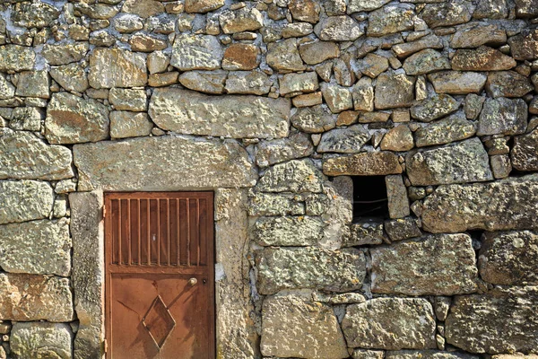 Veduta Muro Che Mostra Tradizionale Architettura Muratura Granito Una Fessura — Foto Stock