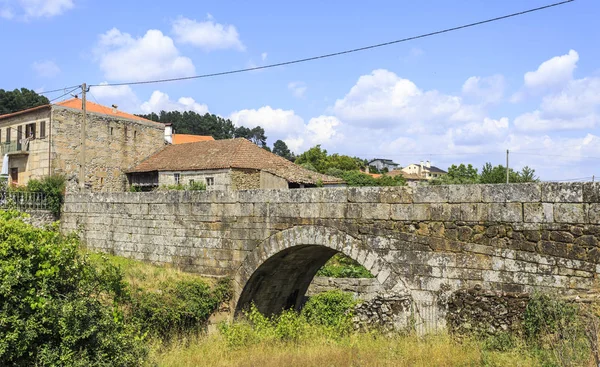 Kilátás Nyílik Középkori Híd Gránit Falu Matanca Fornos Algodres Portugália — Stock Fotó