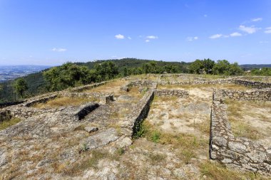 Tunç Çağı yerleşmesi, veya chester, Castro Monte Padrao 9 yüzyılda inşa edilmiş, olarak da bilinir ve geç Orta çağlarda Santo Tirso, Portekiz kadar etkin görünümü