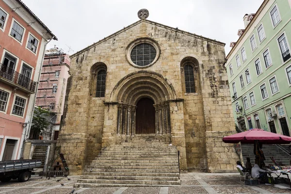 ジェームス教会 2018 日でコインブラ ポルトガルのコインブラの歴史的な町では 世紀末に建てられたロマネスク様式の寺院のファサード — ストック写真