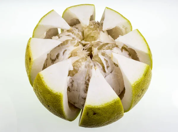 Pomelo φρούτα προετοιμασία για το φαγητό — Φωτογραφία Αρχείου