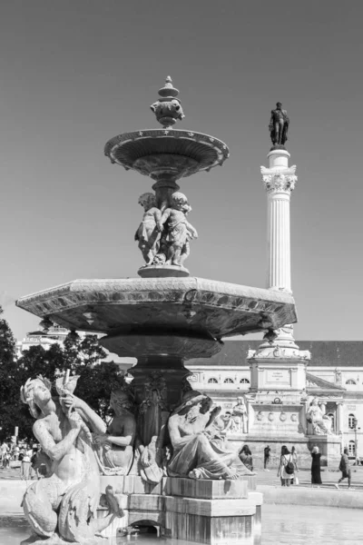 Lisboa Rossio Fuente y Estatua —  Fotos de Stock