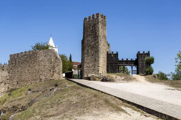 罗曼式和哥特式中世纪城堡 — 图库照片