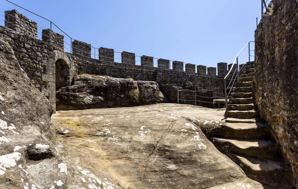 ロマネスク様式とゴシック様式のペネラ中世の城 — ストック写真