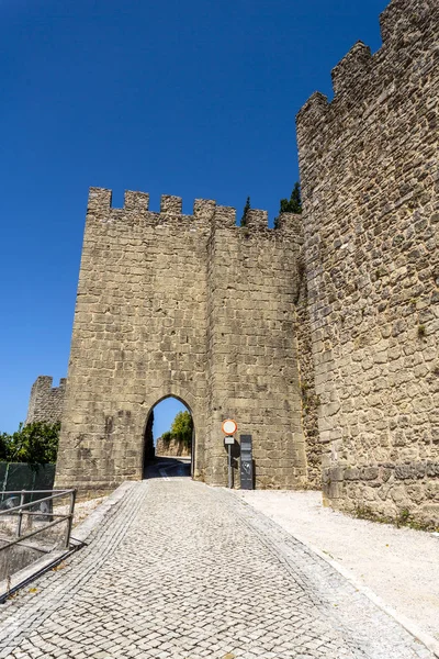 Середньовічний замок Пенела в романському та готичному стилі — стокове фото