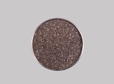 Chia tohumları nane şekeri ile ilgili olan ve Aztekler ve Mayalar için önemli bir besin kaynağı olan Salvia Hispanica bitkisinin küçük siyah tohumlarıdır..