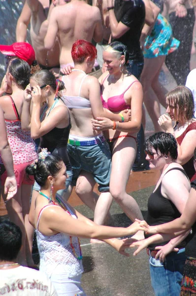 シアトル ワシントン州 2006 レズビアン プライド フェスティバル シアトル ワシントン州シアトル噴水のまわり — ストック写真