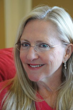 Olgun sarışın kadın ifadeleri evde tek başına..