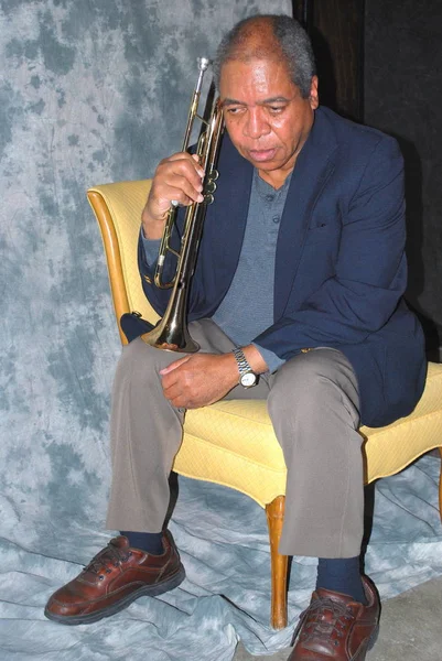 African American Jazz Trumpet Player His Horn Studio Basement — Stock Photo, Image