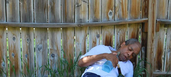 Alcoholic Homeowner Passed Out Drunk His Backyard — Stock Photo, Image