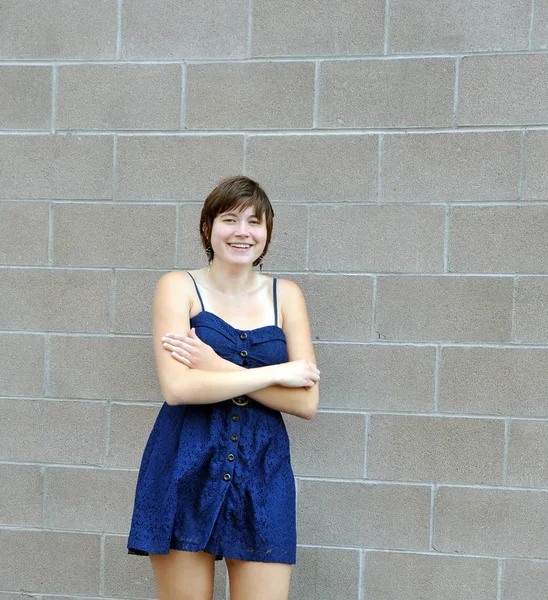 Artı boy kadın güzellik mankeni dışavurumları.