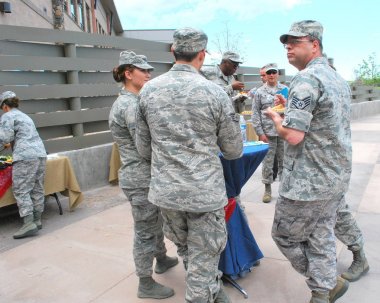 Cheyenne, Wy. 5 Haziran 2014. Circa: Abd ordusunda erkekler ve kadınlar için brunch hizmetleri için onlara teşekkür.