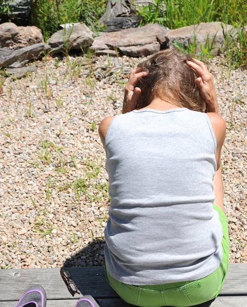 Gammal Kvinnlig Senior Har Problem Med Psykisk Sjukdom — Stockfoto