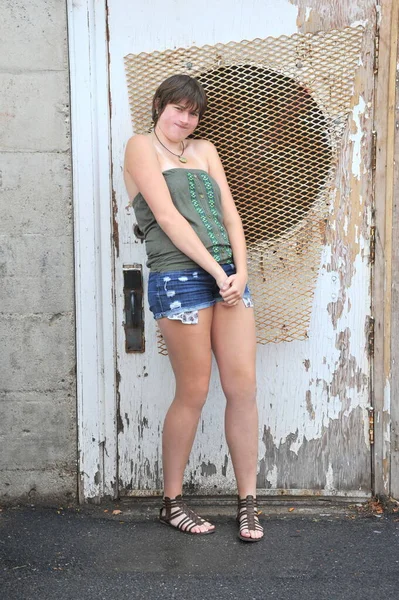 Belleza Femenina Modelo Las Expresiones Contra Pared Aire Libre — Foto de Stock