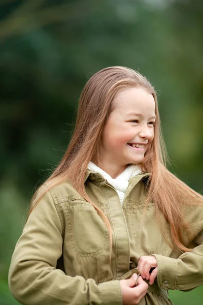 Smiling Girl Ordinary Autumn Clothes Blurred Plant Background — Stock Photo, Image