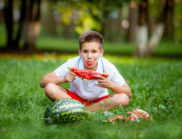 Boy White Shirt Eating Watermelon Grass Park — Stock Photo, Image