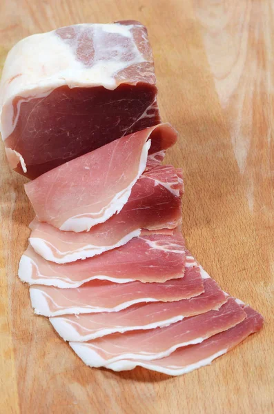 Vue Rapprochée Des Tranches Bacon Sur Table Bois — Photo